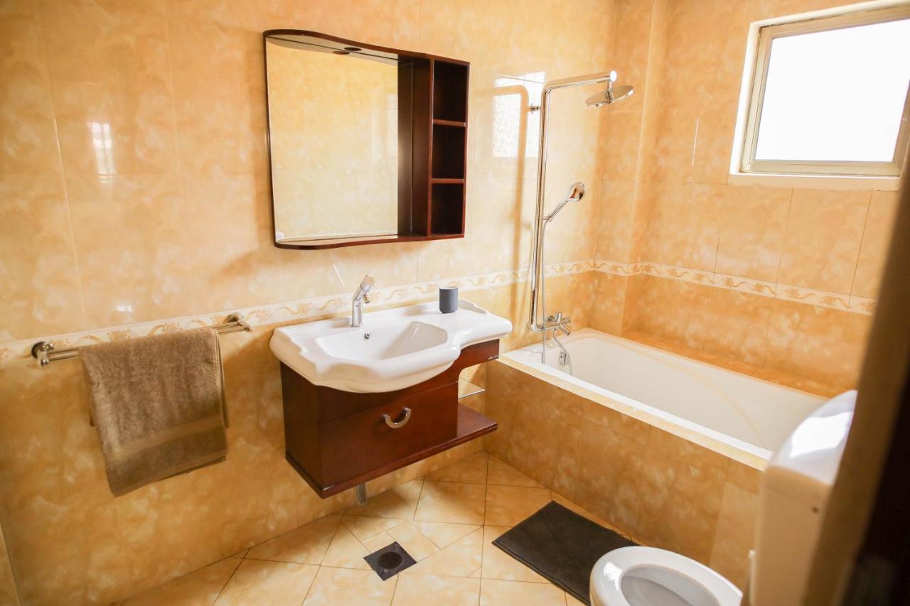 La Casa Baatsona Apts Sakumono Екстериор снимка